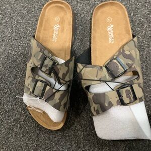 Mens American Exchange Camouflage Buckle Sandals sz 11